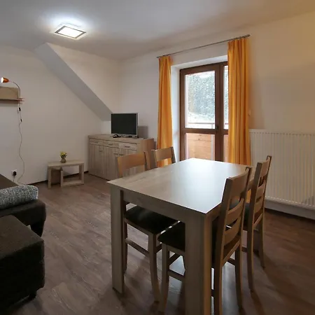 Aparthotel Maliarik 3*